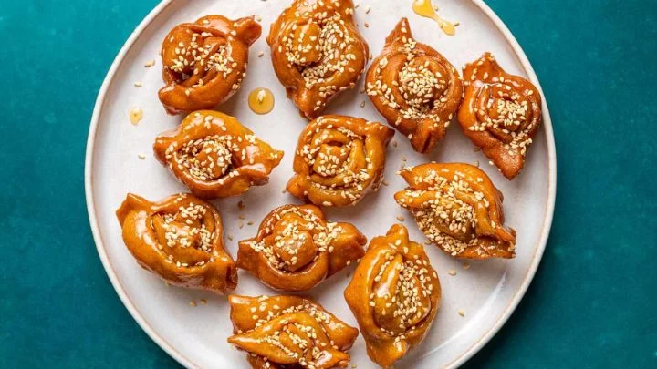 طرز تهیه شیرینی شباکیه عربی (زولبیا فانوسی)