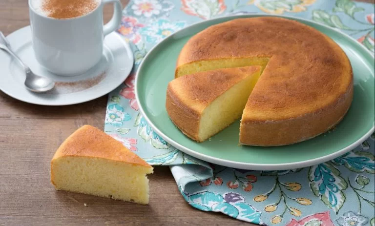 طرز تهیه کیک شیر داغ خانگی