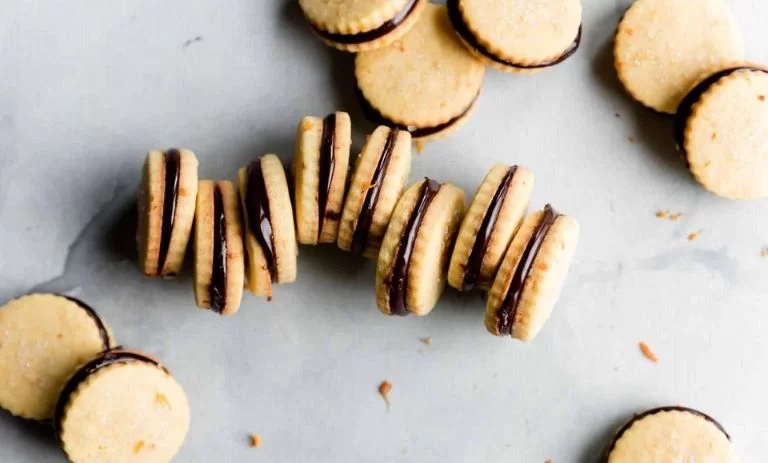 طرز تهیه شیرینی رویال با فیلینگ شکلاتی