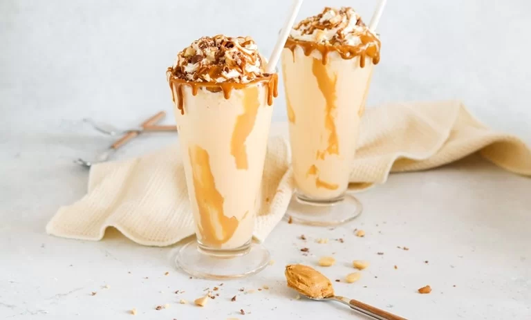 طرز تهیه میلک شیک بادام زمینی