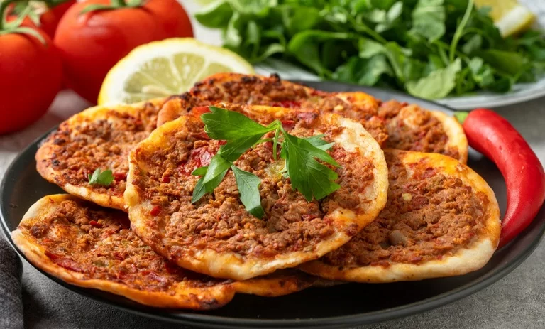 طرز تهیه لاهماجون ترکیه‌ای