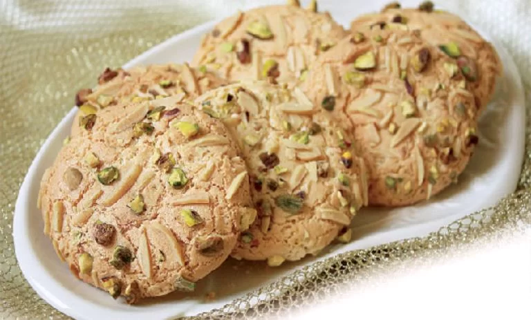 طرز تهیه قرابیه بادام تبریزی