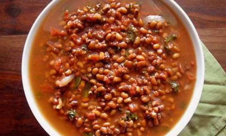 طرز تهیه سوپ لوبیا چشم بلبلی