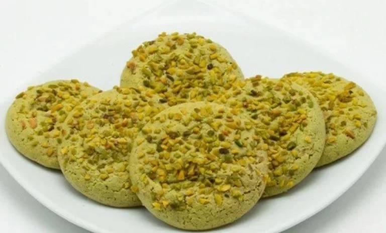 طرز تهیه قرابیه پسته‌ای