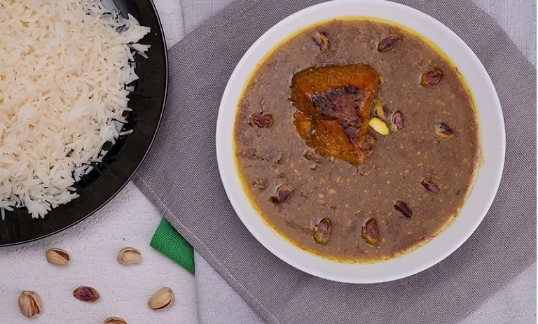 طرز تهیه فسنجان با پسته