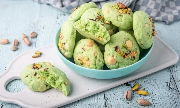 طرز تهیه کوکی پسته‌ای خانگی