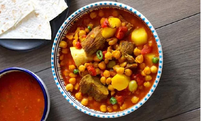 طرز تهیه آبگوشت گوجه سبز