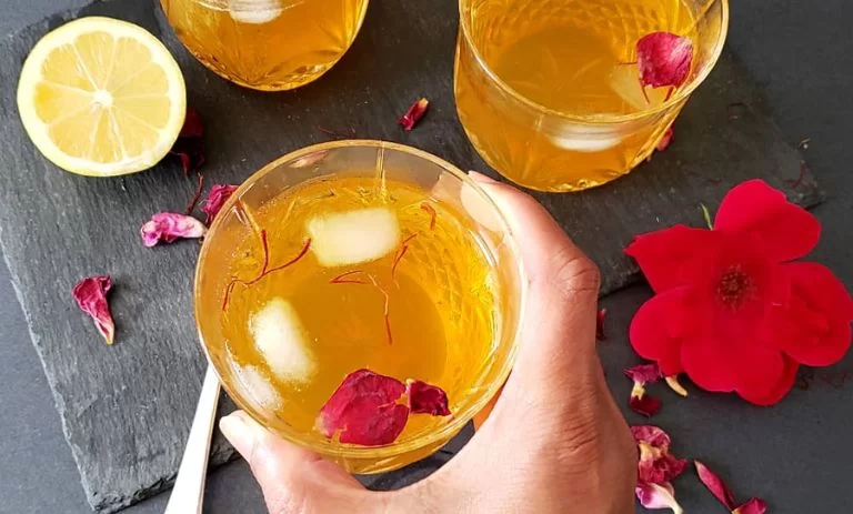 طرز تهیه شربت گلاب زعفران