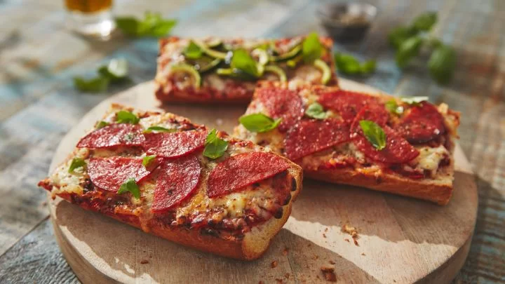 طرز تهیه پیتزا با نان باگت