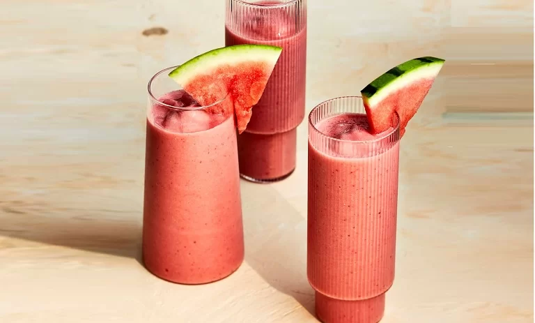 طرز تهیه اسموتی یخی هندوانه