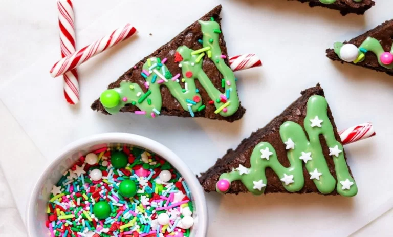 طرز تهیه براونی درخت کریسمس