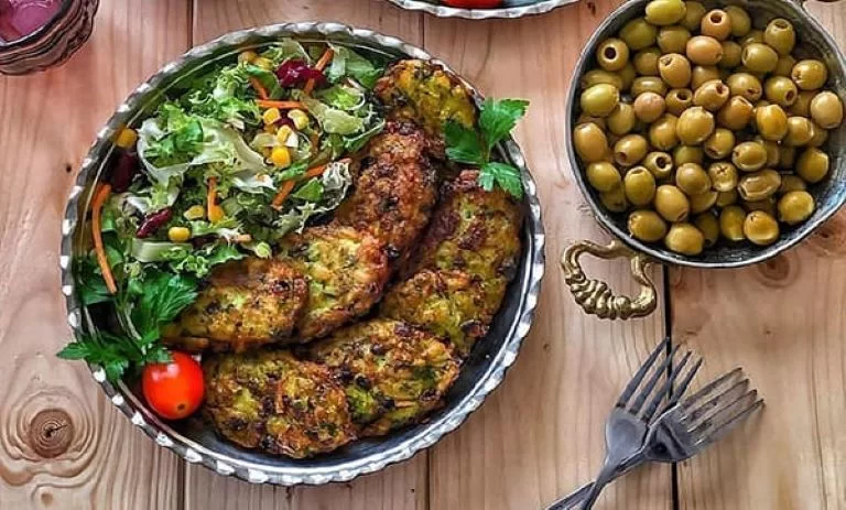 طرز تهیه کتلت سیب زمینی و اسفناج
