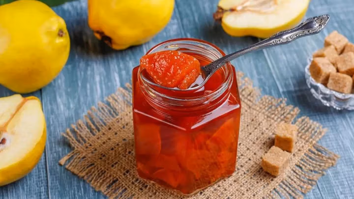 طرز تهیه مربای سیب و به