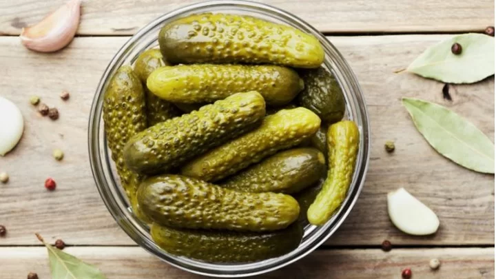 طرز تهیه خیارشور سرکه‌ای و نمکی