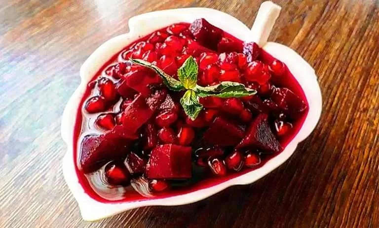 طرز تهیه ترشی انار و لبو
